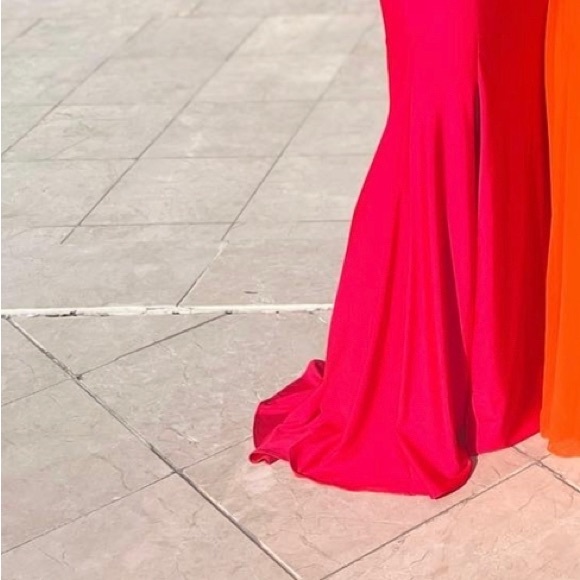 La Femme Prom 30665 Neon Coral Size 6 - Picture 11 of 15